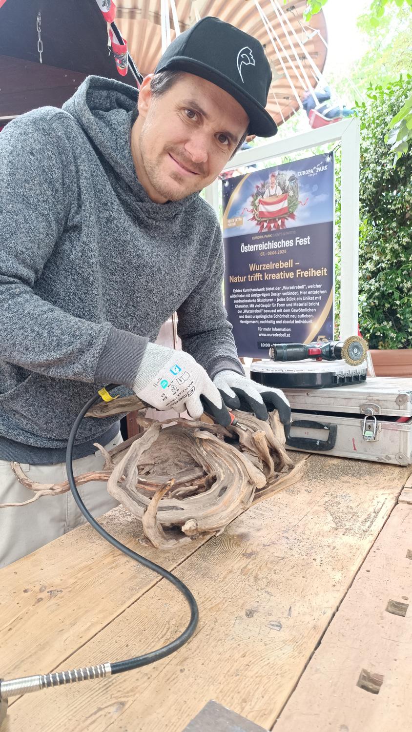 Europapark_Rust_oesterreichisches_Fest_Aussteller_Darsteller_Kusnthandwerk_Wurzelkunst