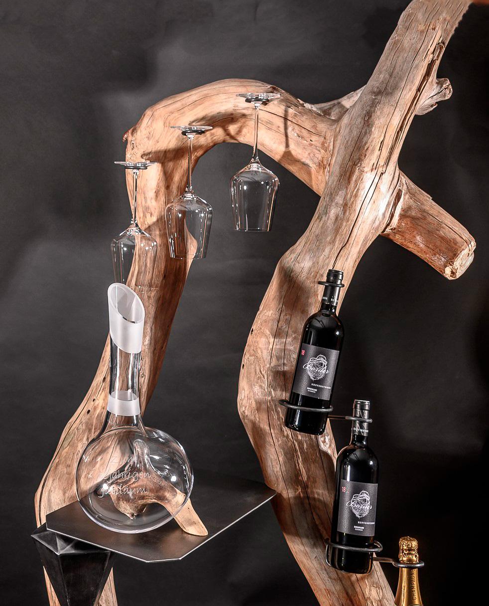 Weinpraesentation_Treibholz_Kunsthandwerk_Tirol_Wein_Kristallglas_2